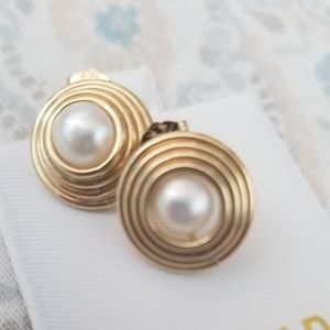 14k fresh water pearl earrings